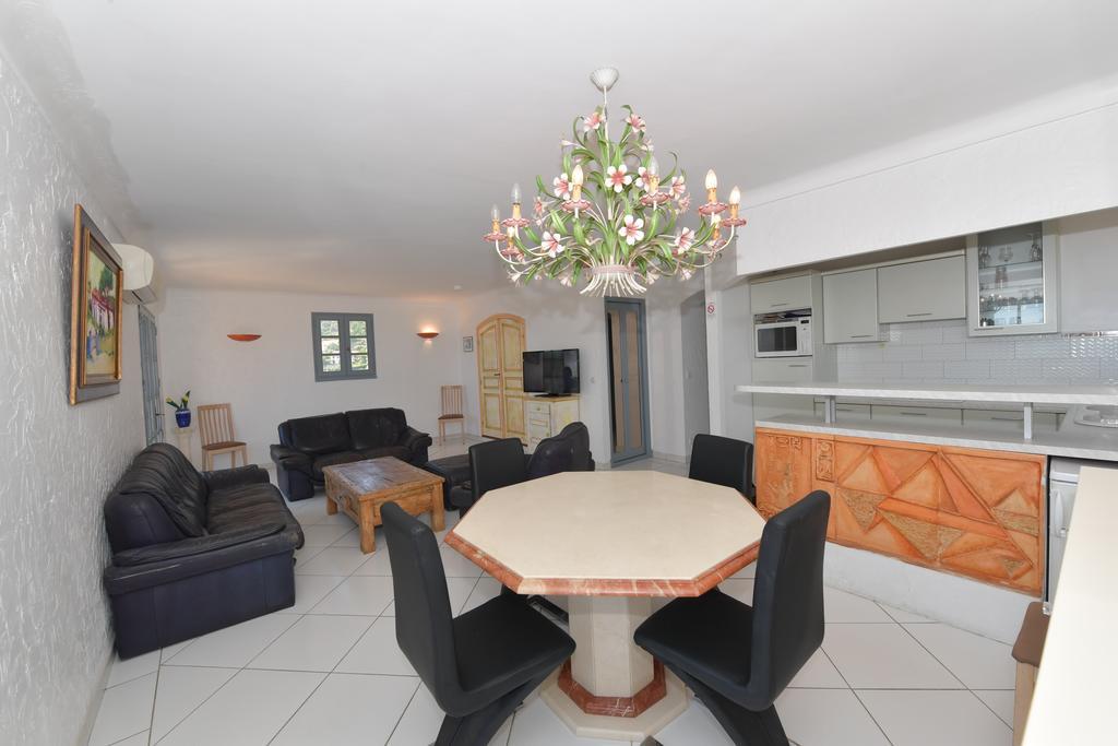 Les Lauriers Roses Aparthotel Le Le Rayol-Canadel-sur-Mer Kültér fotó