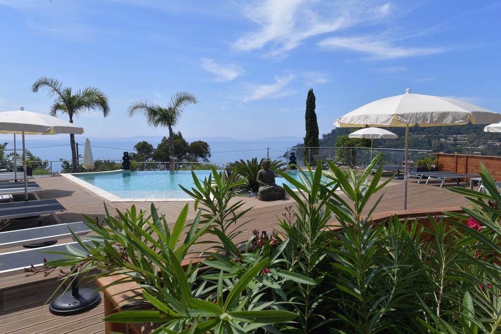 Les Lauriers Roses Aparthotel Le Le Rayol-Canadel-sur-Mer Kültér fotó