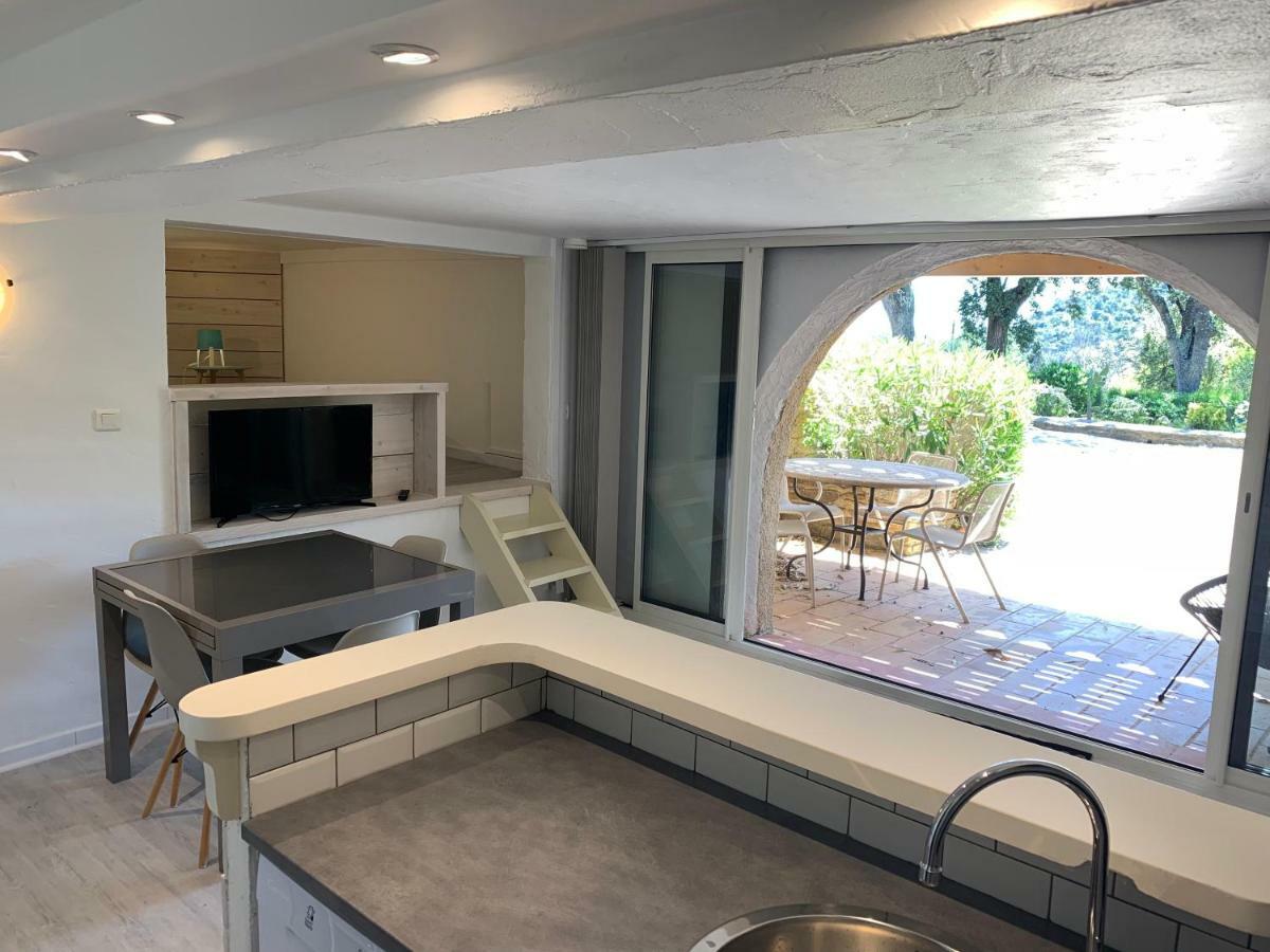 Les Lauriers Roses Aparthotel Le Le Rayol-Canadel-sur-Mer Kültér fotó